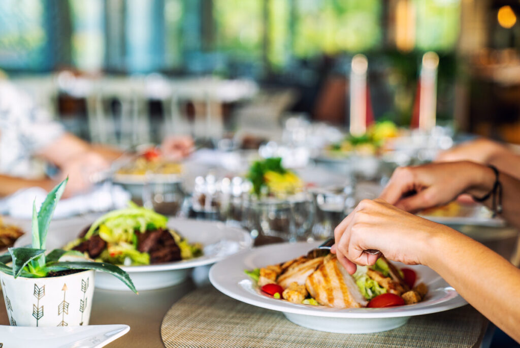 A Food Lover’s Guide to Dining in Barrington Hills: Hidden Gems, Local Favorites, and Culinary Hotspots